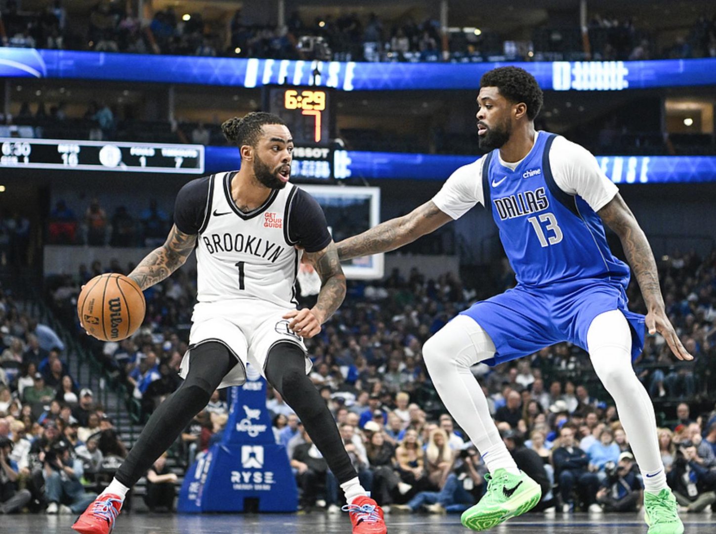 关于独行侠鏖战火箭，莫兰特统治全场的信息