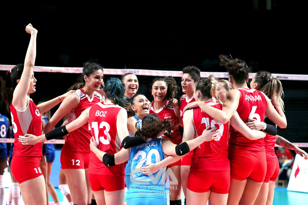 波兰乒乓球队横扫韩国乒乓球队，水谷隼完成帽子戏法