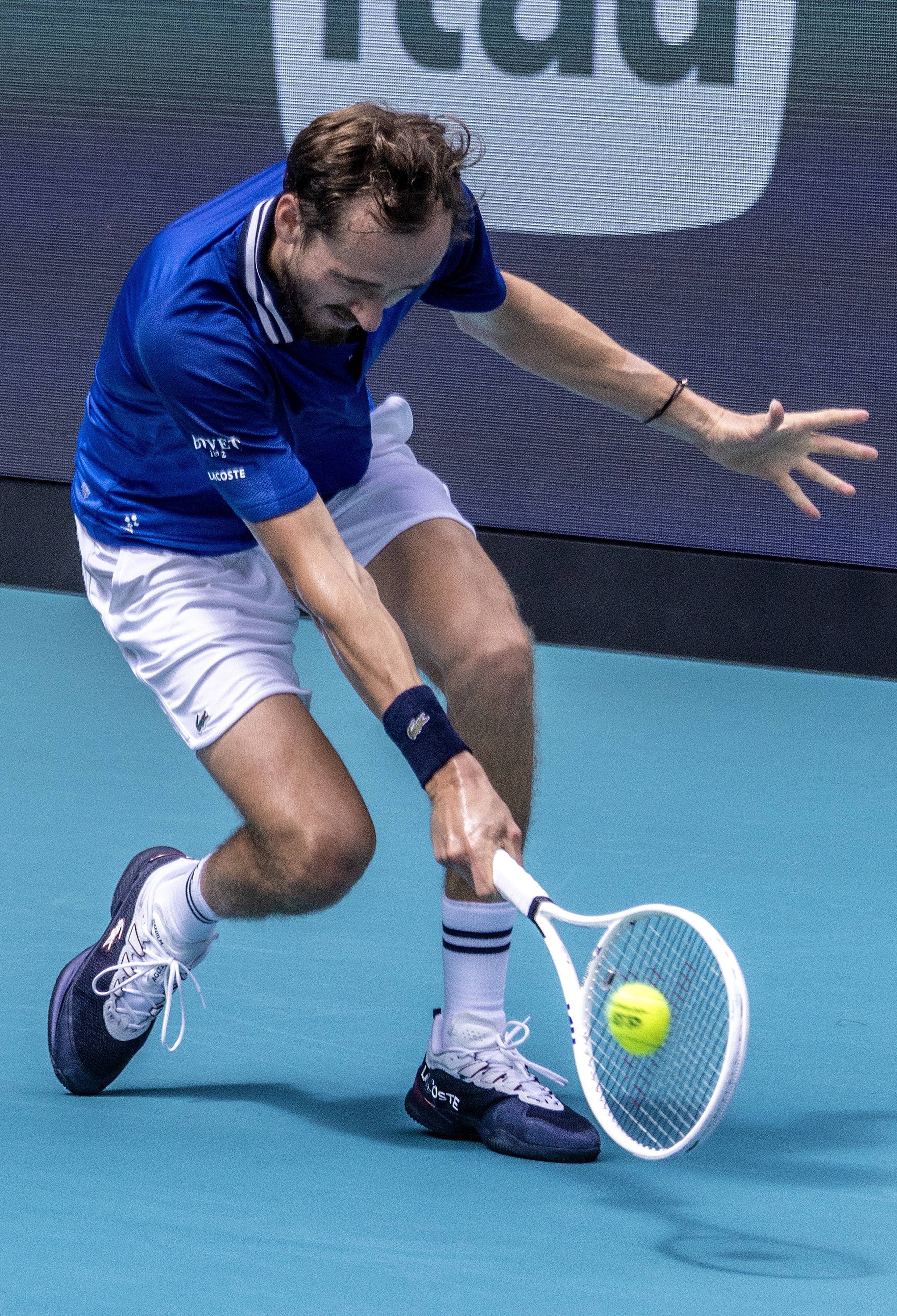 欧洲网球队血洗意大利网球队，梅德韦杰夫关键制胜的简单介绍