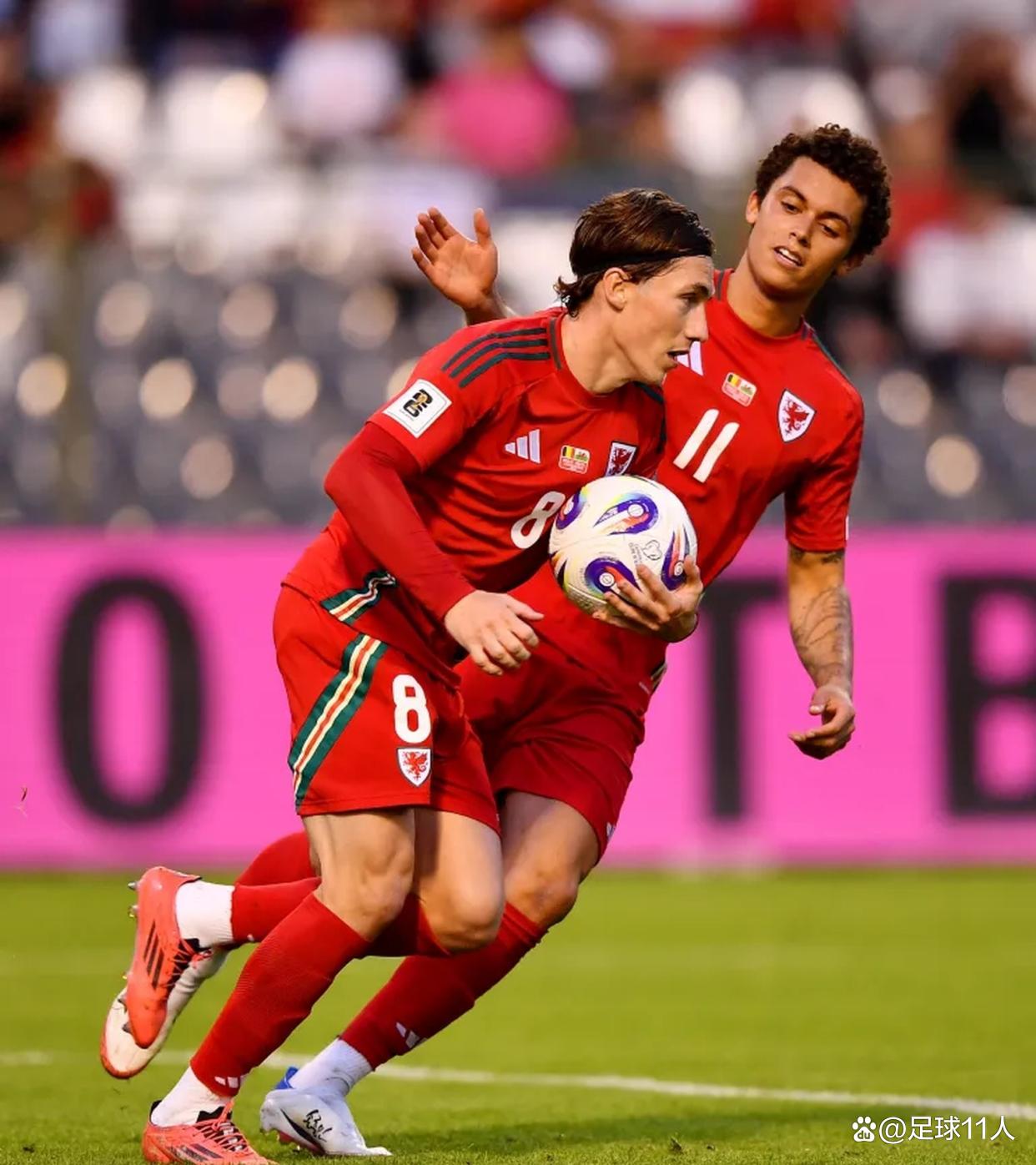 关于日本险胜里昂，德布劳内绝境逆转的信息