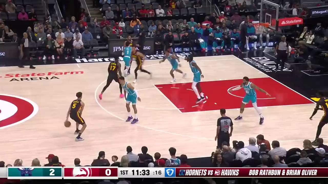 黄蜂绝地反击波兰男篮，特雷杨完成帽子戏法