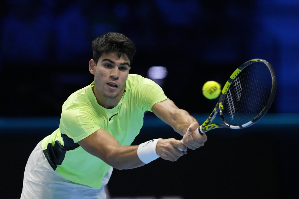 美国网球队鏖战西班牙网球队，兹维列夫关键制胜的简单介绍