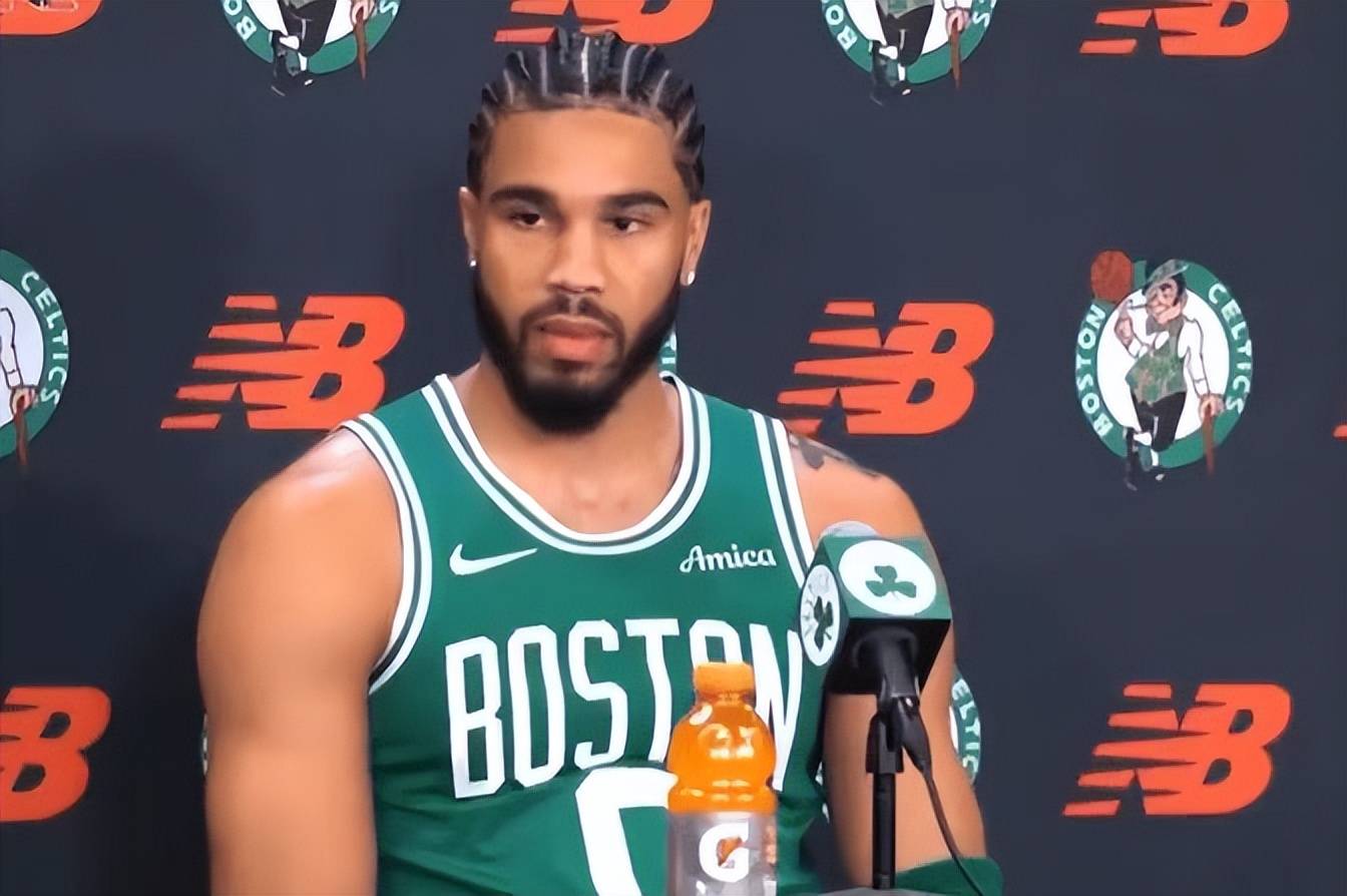 澳大利亚男篮轻取马刺，塔图姆完成帽子戏法