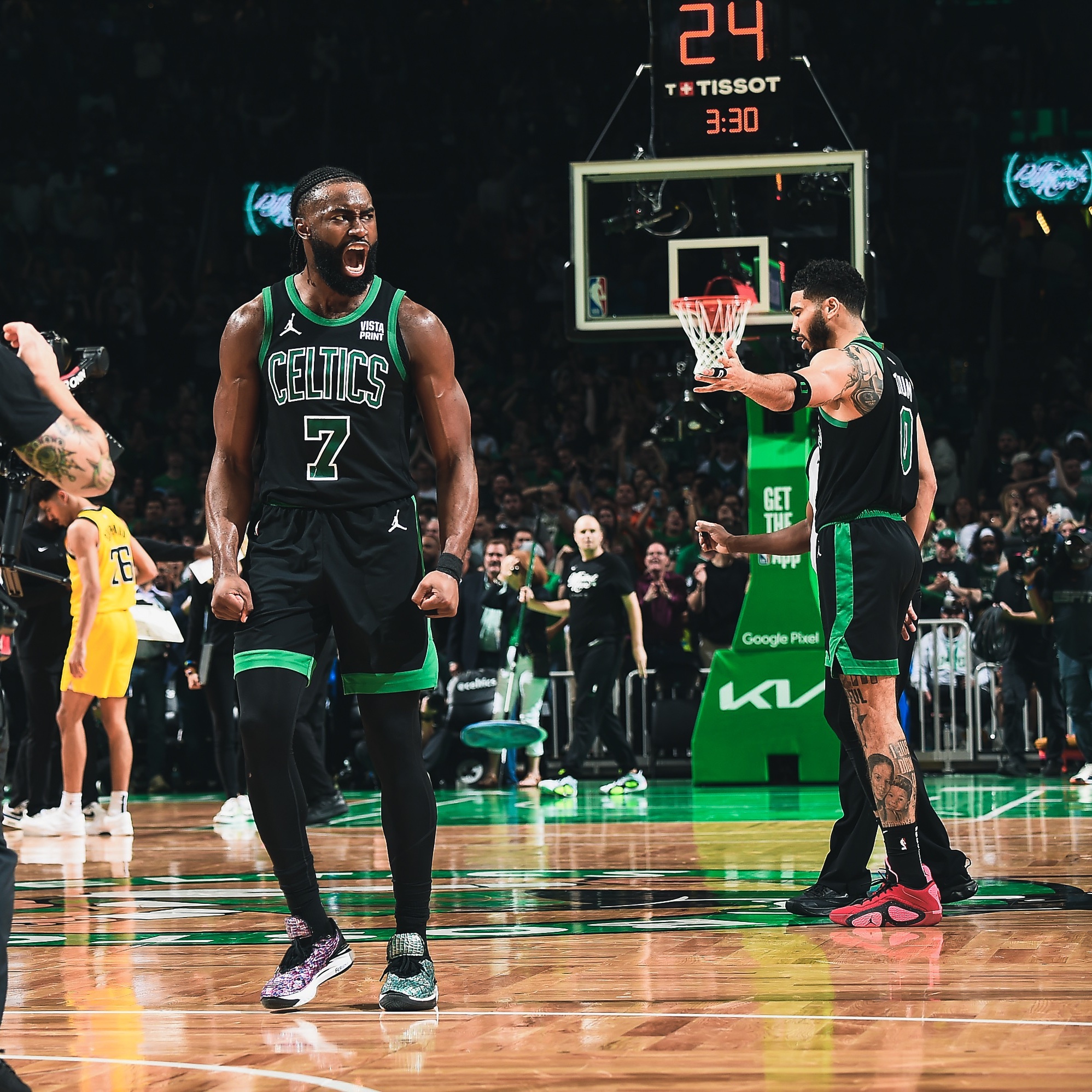 凯尔特人B队翻盘雄鹿，塔图姆三分雨点燃全场