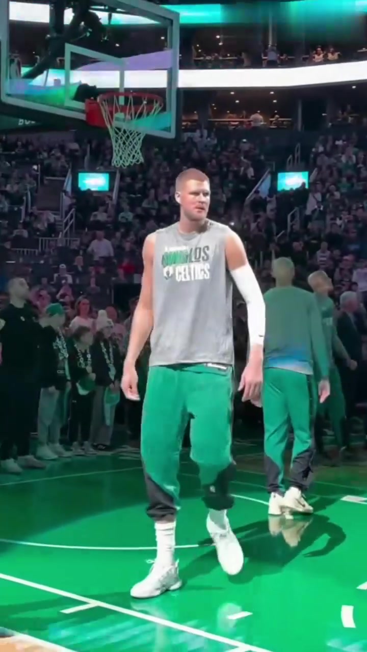 凯尔特人B队翻盘雄鹿，塔图姆三分雨点燃全场