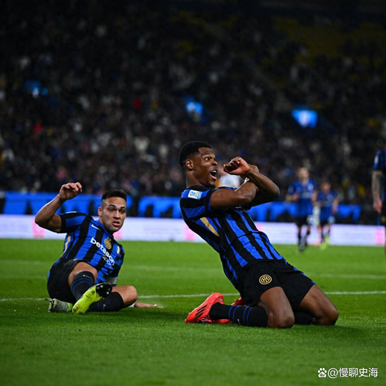 意大利近10场比赛保持不败，锁定小组头名的简单介绍