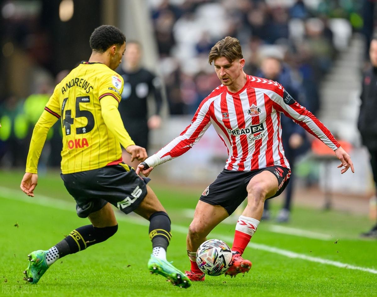 利兹联主场惊险胜出，重回胜利轨道的简单介绍