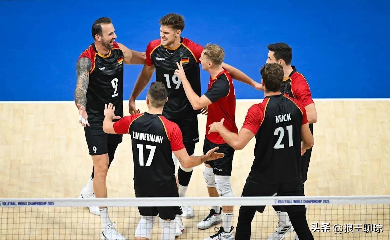 个中滋味，摔跤事件频传，比分拉锯战