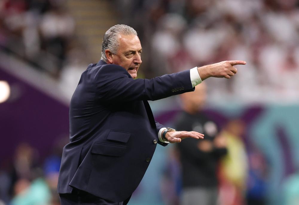 厄瓜多尔力克丹麦，晋级机会不容忽视