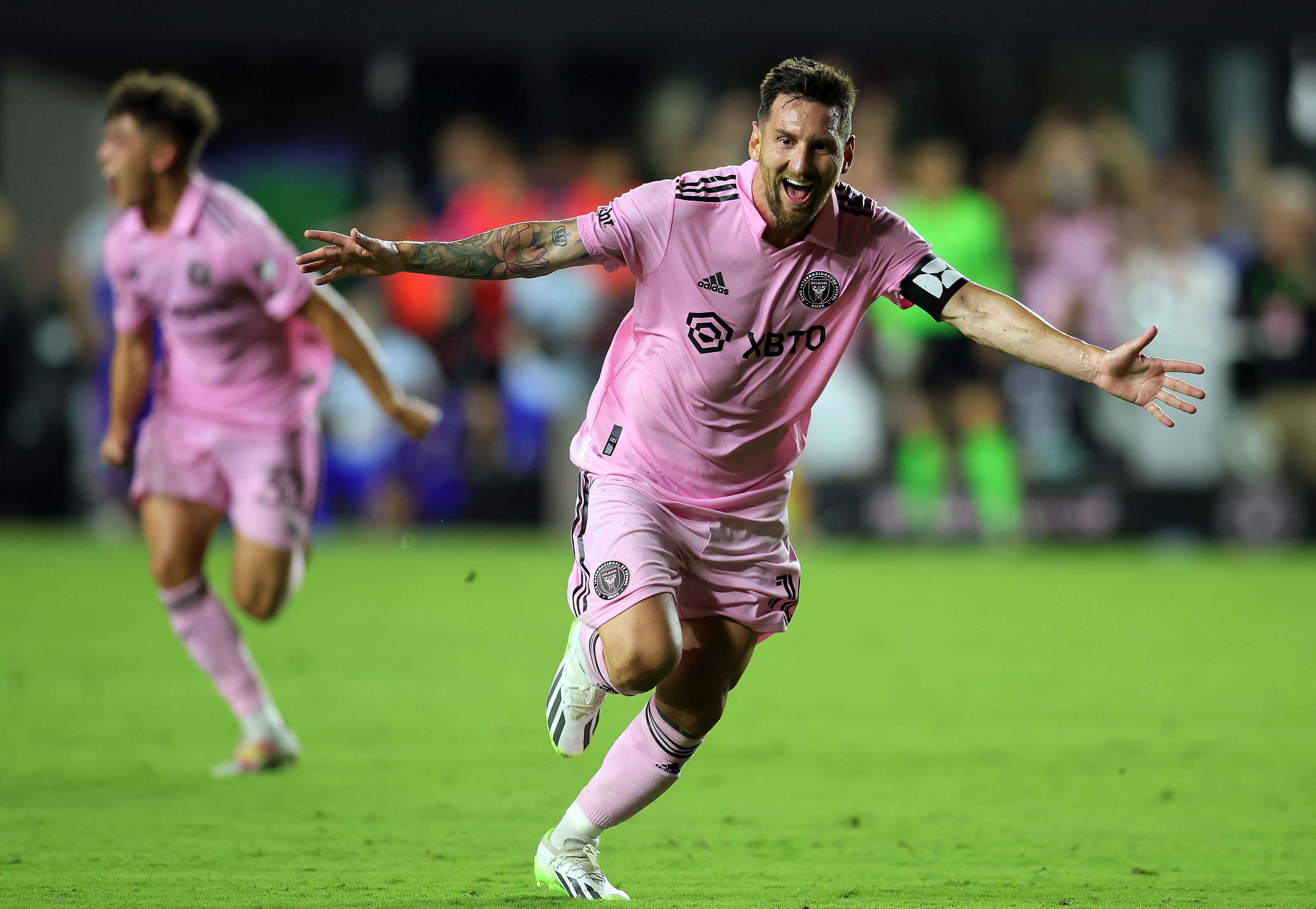 关于梅西帽子戏法,领衔巴萨战绩的信息 关于梅西帽子戏法,领衔巴萨战绩的信息