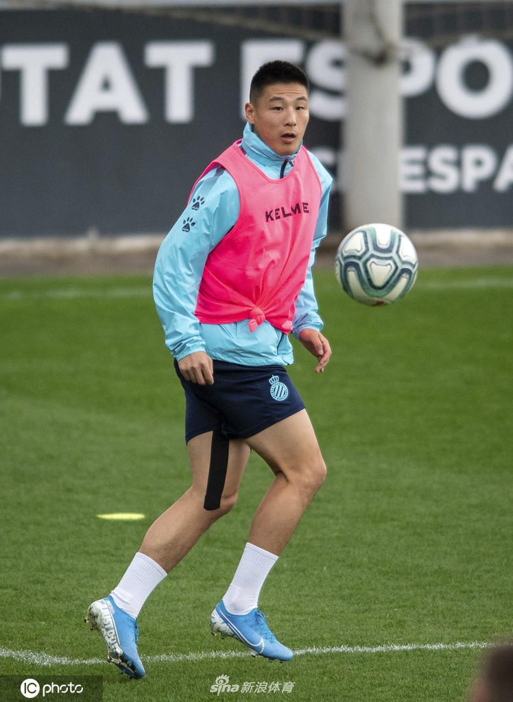 华东巨人队成功实现三连胜信心满满备战下一轮 华东巨人队成功实现三连胜信心满满备战下一轮