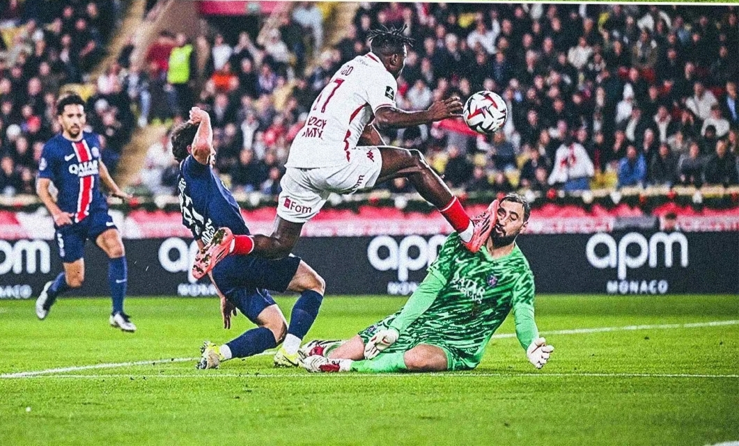 开云体育直播-关于摩纳哥球员为胜利努力，最终成功击败对手的信息