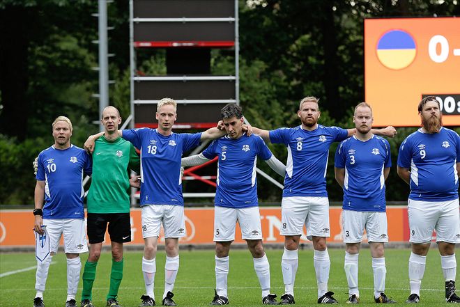 包含瑞典大胜乌克兰，晋级形势一片乐观的词条