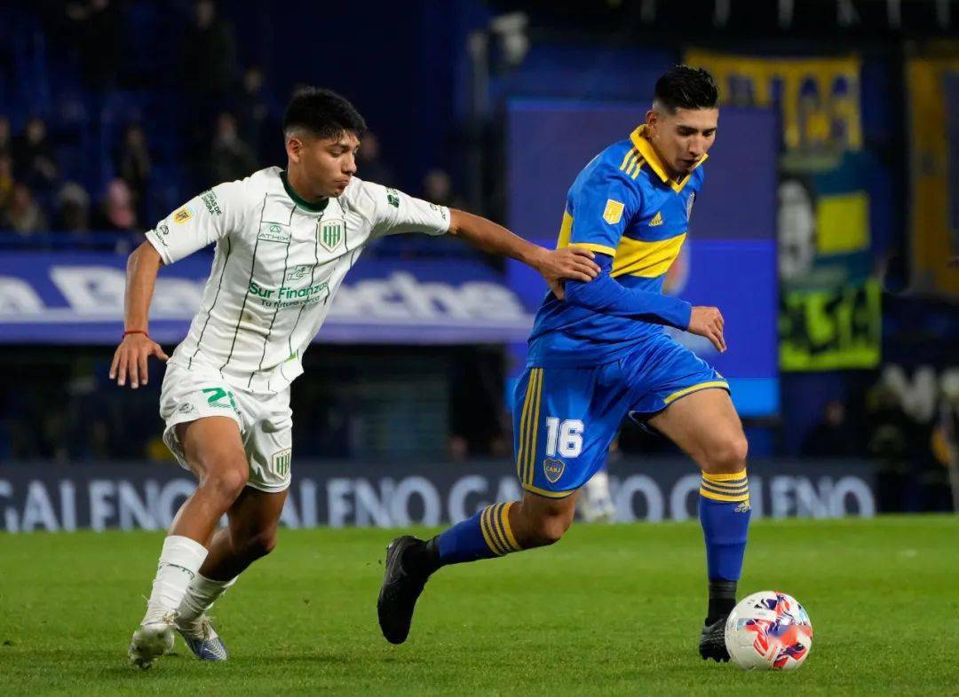 米内罗竞技1-0小胜科林蒂安，波尔图4-0击败帕索斯