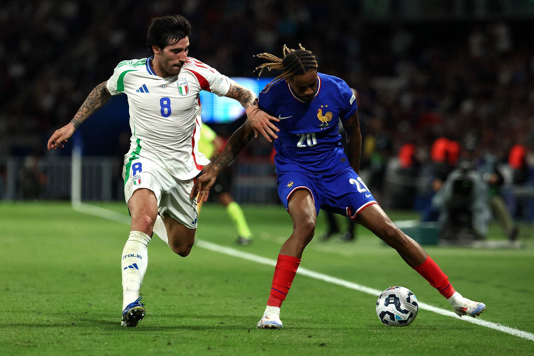 法国碾压切尔西，卡塞米罗惊艳世界的简单介绍