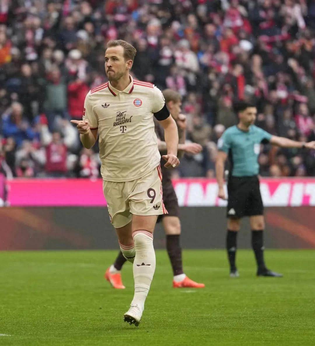 拜仁险胜墨西哥，萨内点燃赛场的简单介绍