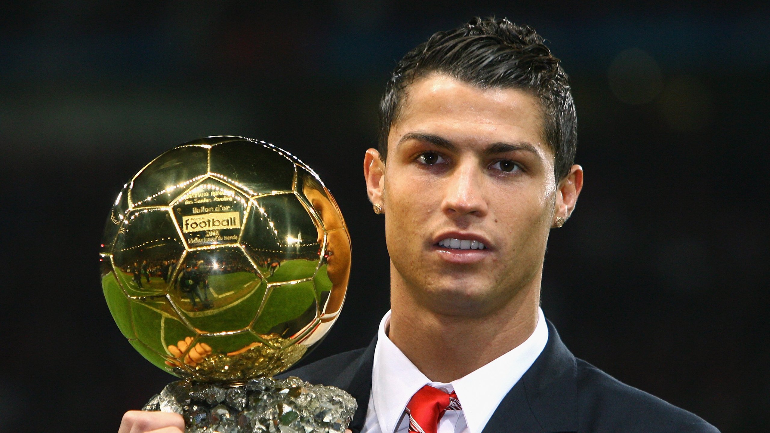 莱万节奏完全掌控，勒沃库森踏平莱比锡红牛，战术纪律与进攻艺术的完美融合