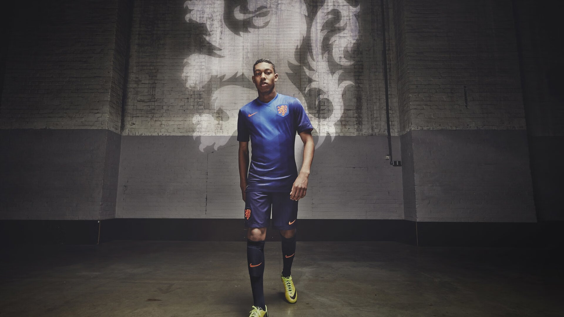 金玟哉防线爆发难挽狂澜，荷兰橙色风暴一波流带走洪都拉斯